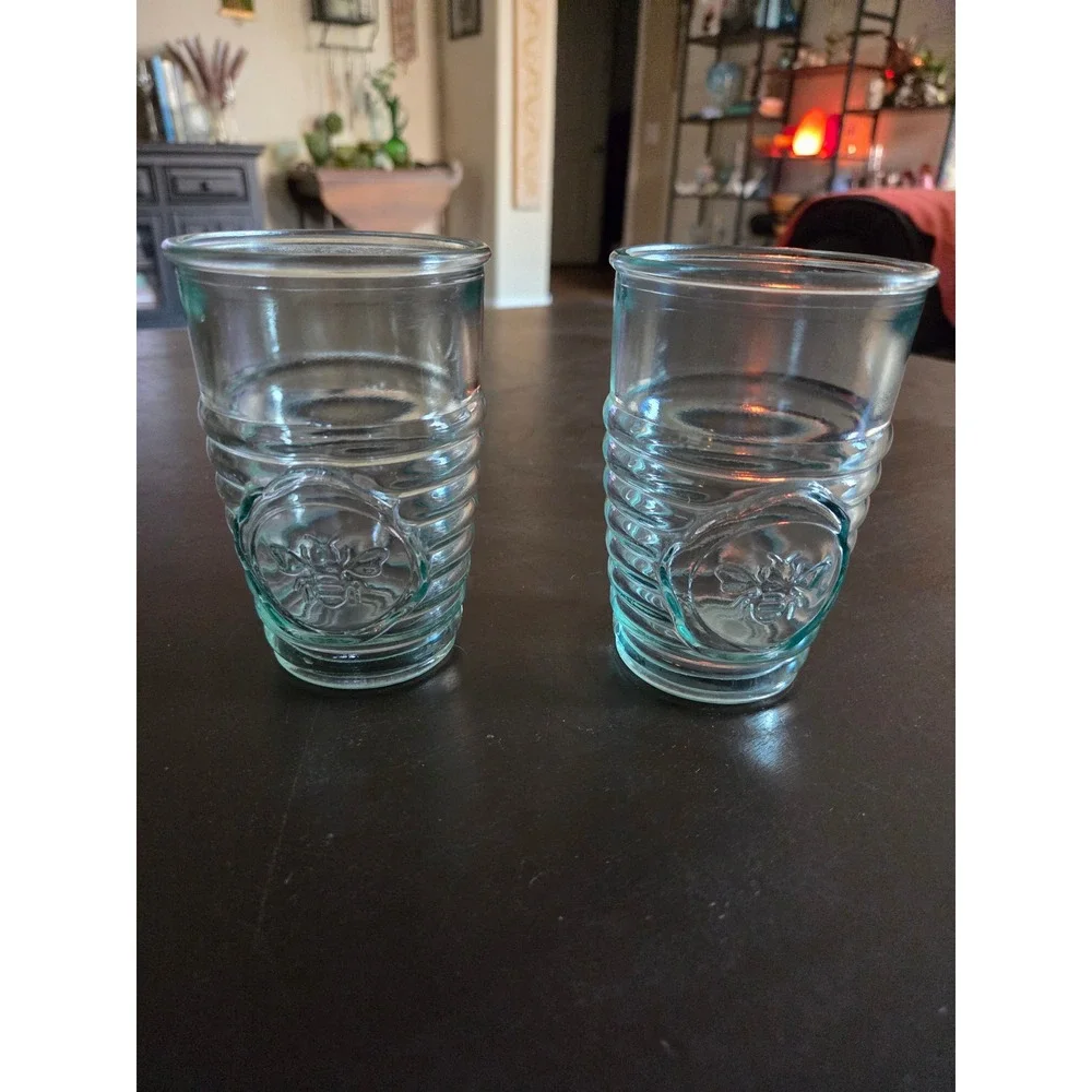 Couronne Co. pair bee